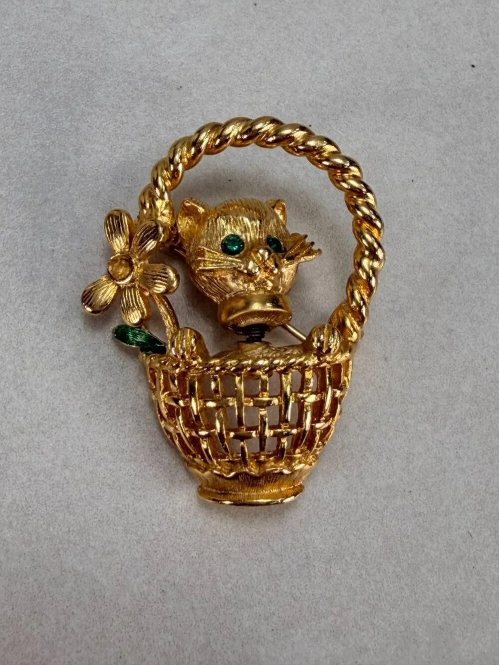 Vintage Gold Crown Trembler Cat In Basket Pin Brooch Green Crystal Eyes